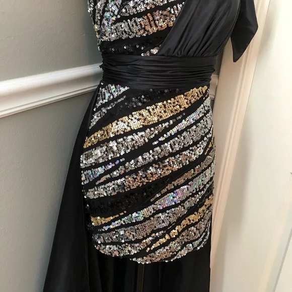 NEW COLORS SZ 4 BLACK SATIN SILVER GOLD SEQUIN ONE SHOULDER DRESS WITH TRAIN - Picture 4 of 15